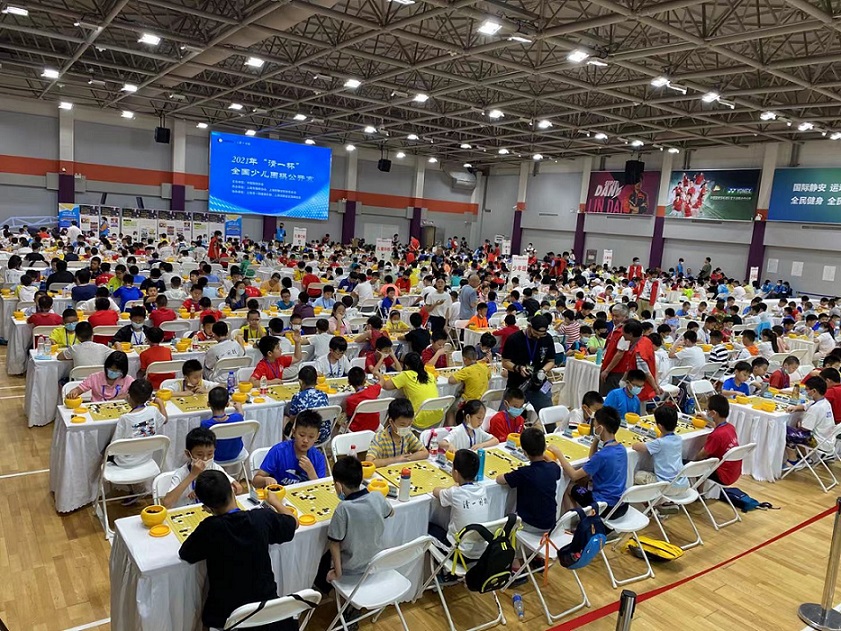 棋手近700人最小仅5岁清一杯全国少儿围棋公开赛落子